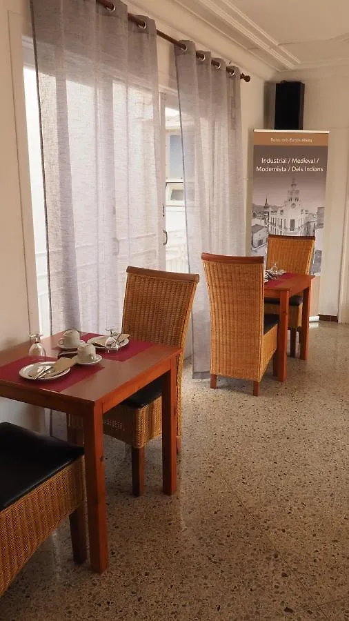 Hotel Montserrat سيدجيس