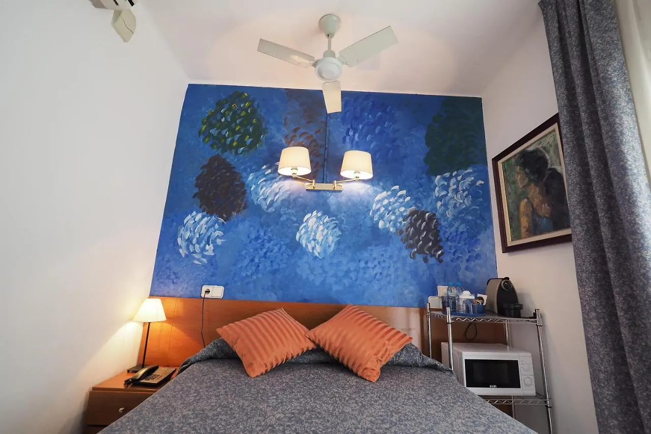 Hotel Montserrat Sitges 2*,